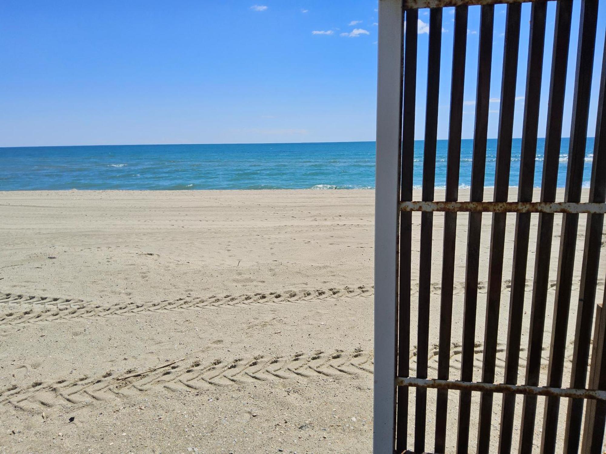 L'Azur 4 Pers Clim Parking Acces Plage Direct เลอบาร์กาแรส ภายนอก รูปภาพ